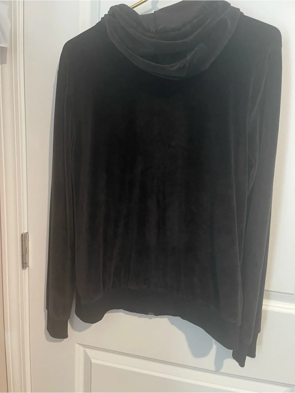 Nike Woman’s M Black Velour Full Zip Hoodie with White Embroidered Swoosh. 20P-P